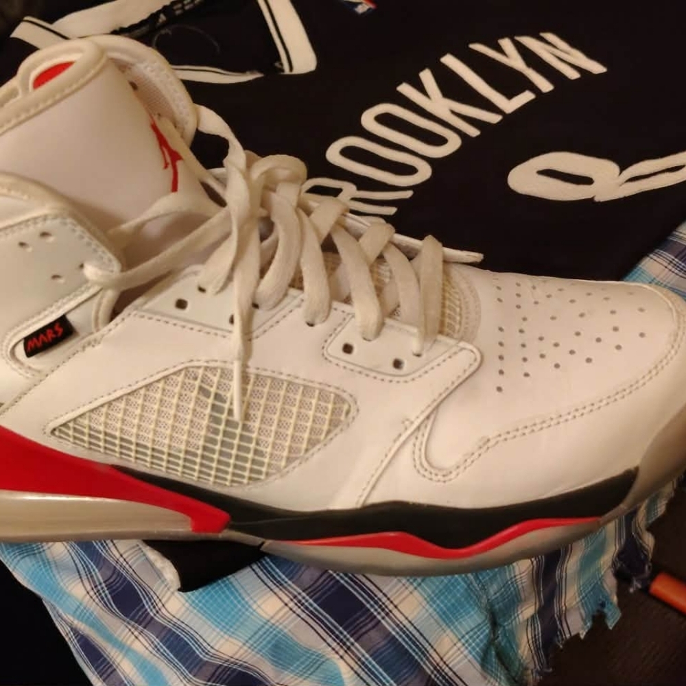 Jordan Mars 270 Fire Red And White